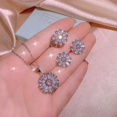 Crystal Flower White Zircon Jewelry Set (4 pcs)